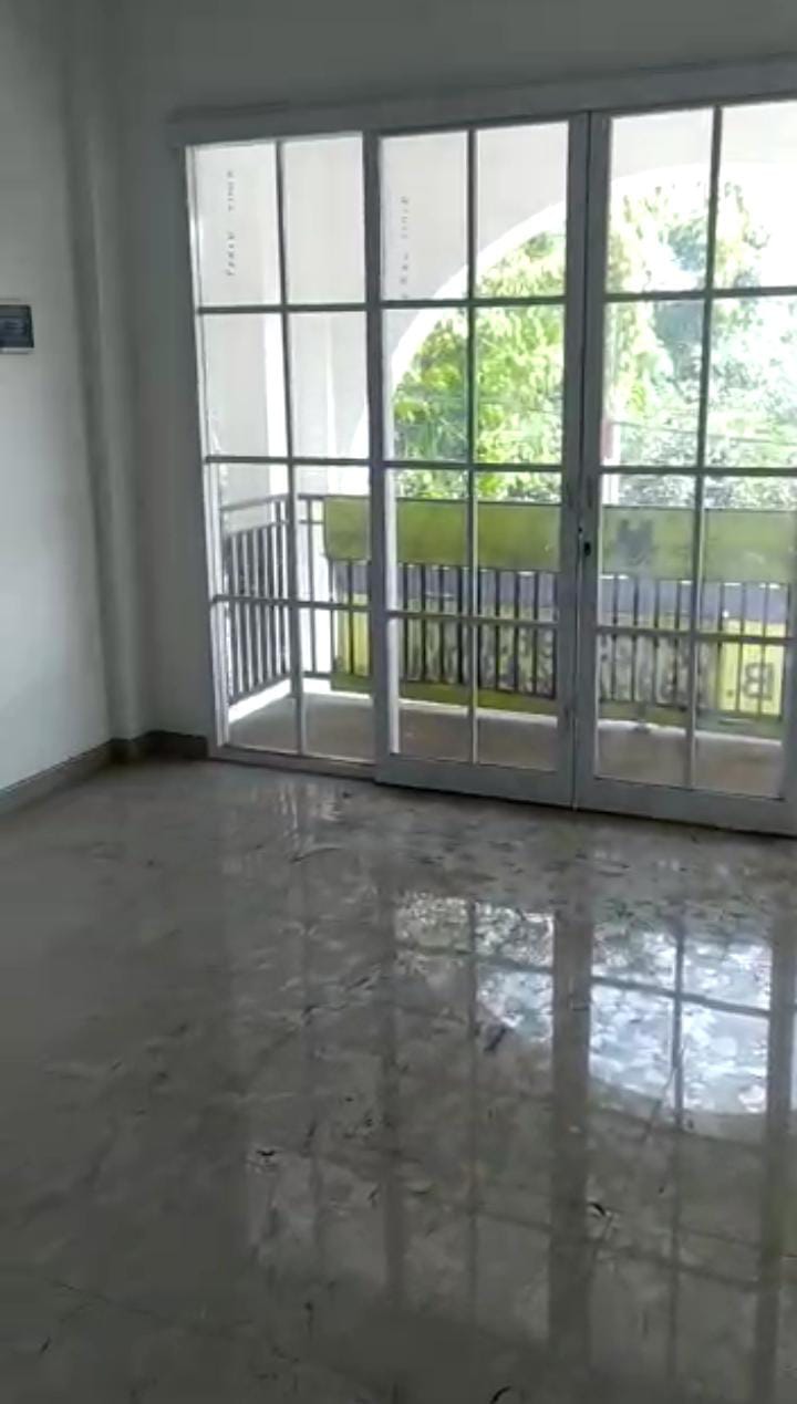 Dijual Ruko Strategis 3 Lantai di Kawasan Perak Timur Surabaya Utara - Image 1