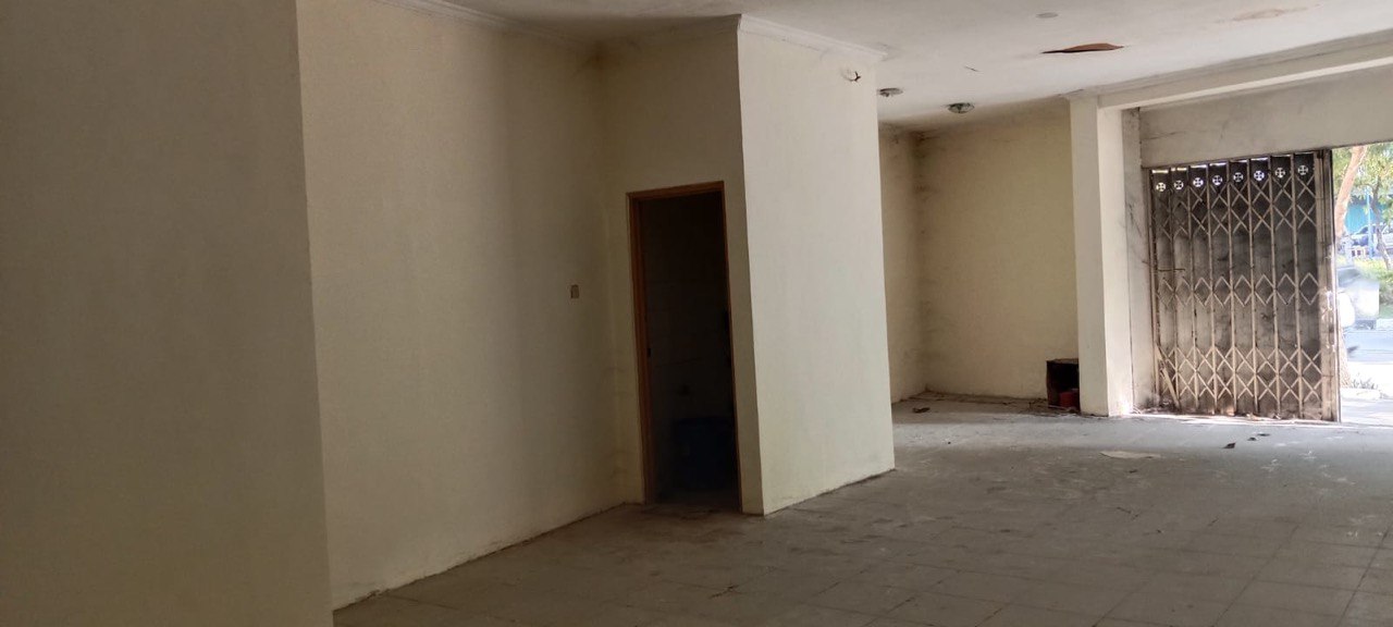 Disewakan Ruko Lokasi Strategis di Mayjend Sungkono Surabaya Barat - Thumbnail 3