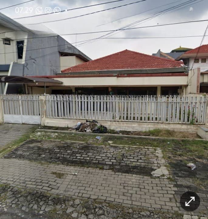 Dijual Rumah Lokasi Strategis di Ngagel Jaya Tengah, Surabaya Timur - Image 1