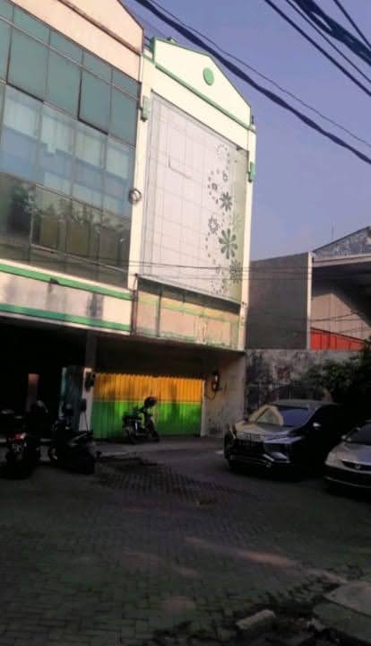 Dijual / Disewakan Ruko Strategis di Raya Arjuna – Surabaya Pusat - Image 1