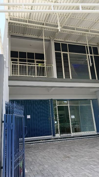 Disewakan Ruko Strategis di Raya Wiyung , Surabaya Barat - Image 1