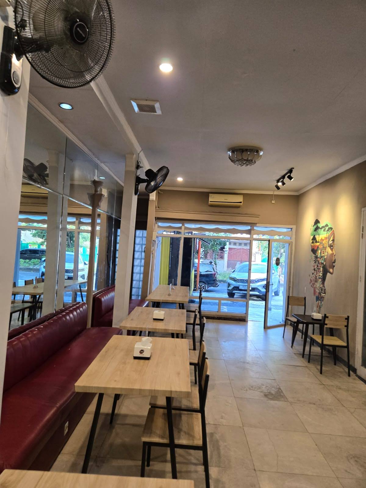 Dijual / Disewakan Rumah Main Road di Pusat Bisnis Darmo Baru Barat, Surabaya Barat - Image 1