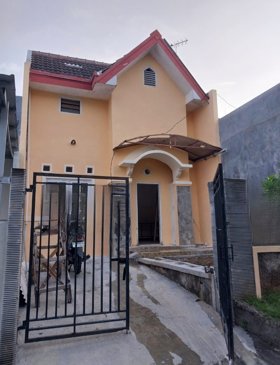 Dijual Rumah Lokasi Strategis, di Tidar Villa Estate Malang - Image 1