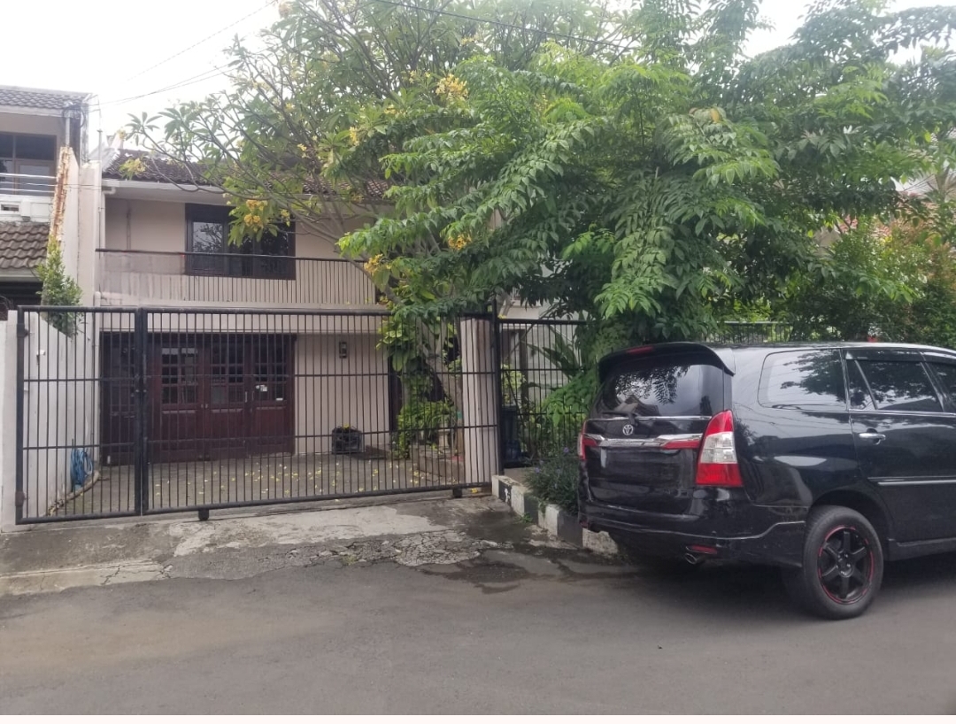 Dijual Rumah Lokasi Strategis, di Margorejo Indah Surabaya Selatan - Image 1