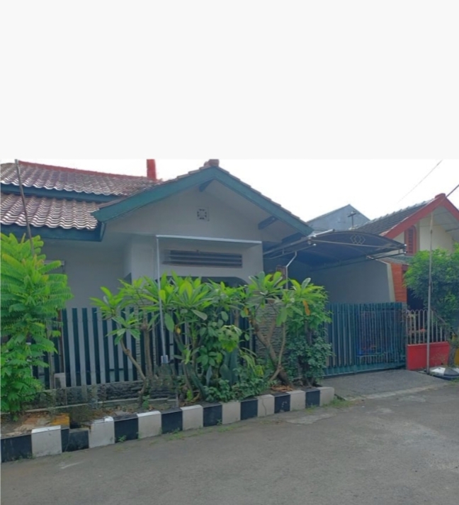 Disewakan Rumah Strategis Siap Huni, di Menangggal Surabaya Selatan - Image 1