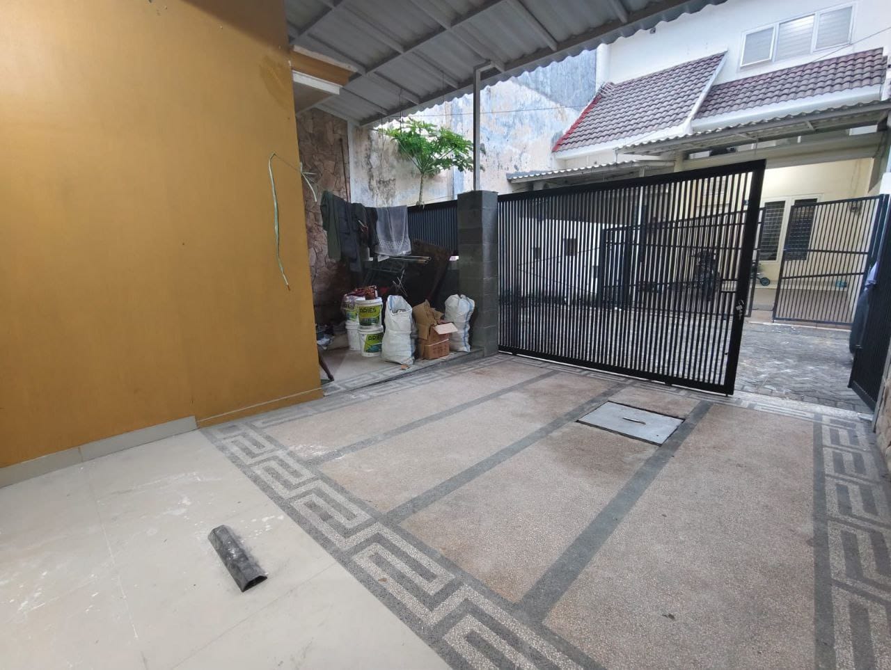 Jual Rumah 2 Lantai Siap Huni di Perum Jambangan Indah Lokasi Strategis Surabaya Selatan - Thumbnail 2