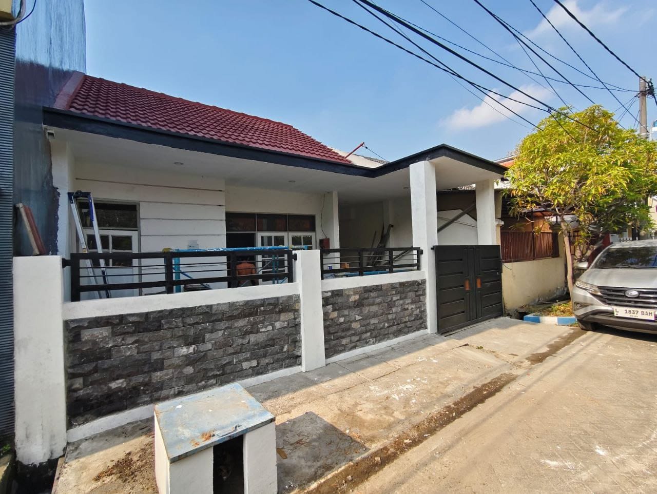 Jual Rumah Cantik 1 Lantai di Rungkut Mapan Lokasi Strategis Surabaya Timur - Thumbnail 2