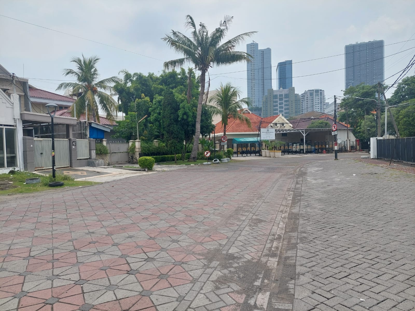 Disewakan Rumah Usaha Lokasi Strategis di Pregolan Bunder Surabaya Pusat - Thumbnail 3