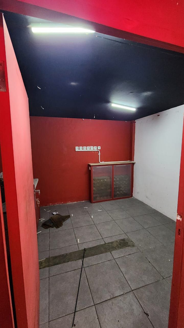 Disewakan Rumah Usaha di Raya Darmo Permai Surabaya Barat - Thumbnail 2