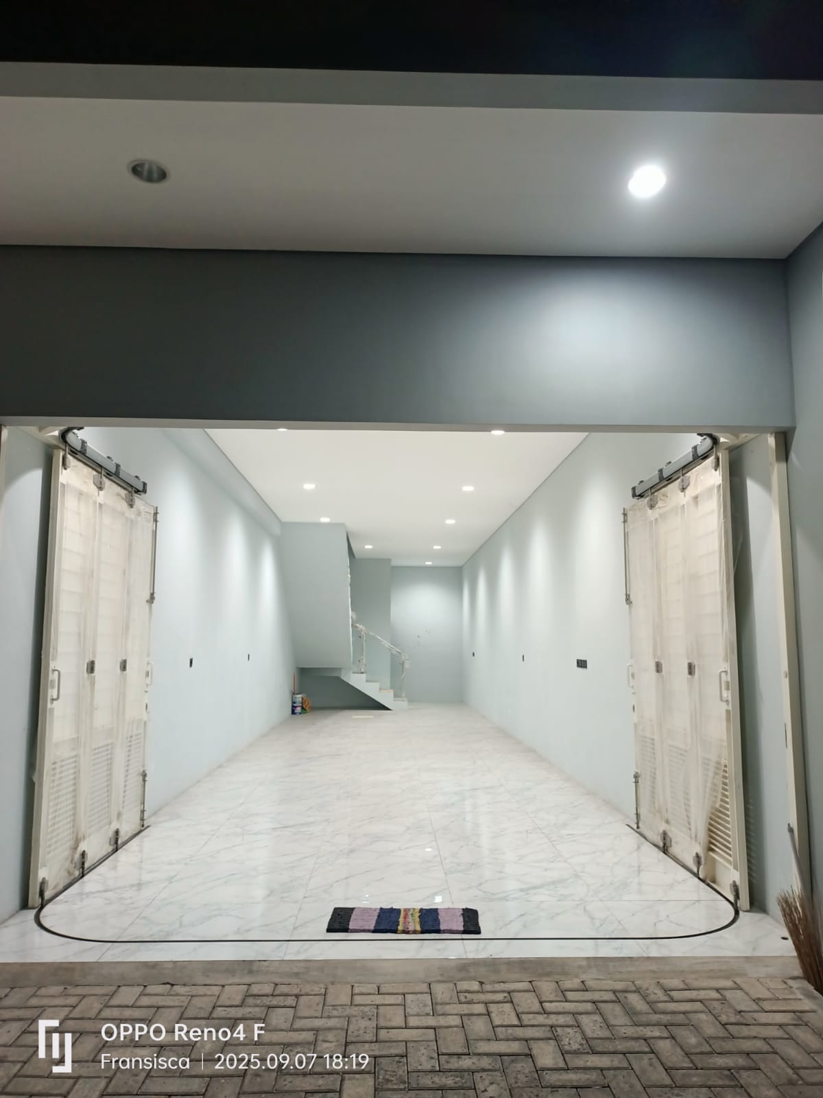 Dijual/Disewakan Ruko Lokasi Komersial di Genteng Muhammadiyah Surabaya Pusat - Thumbnail 2