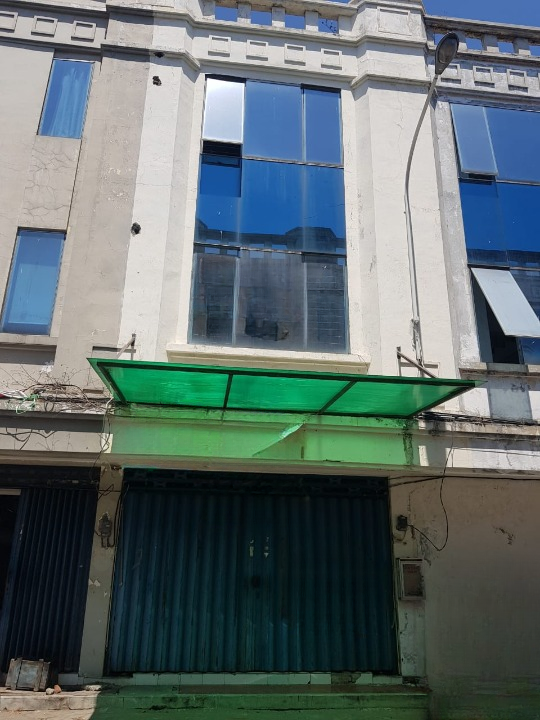 Dijual/Disewakan 2 Unit Ruko Komersial Strategis di Klampis Megah Surabaya Timur - Image 1