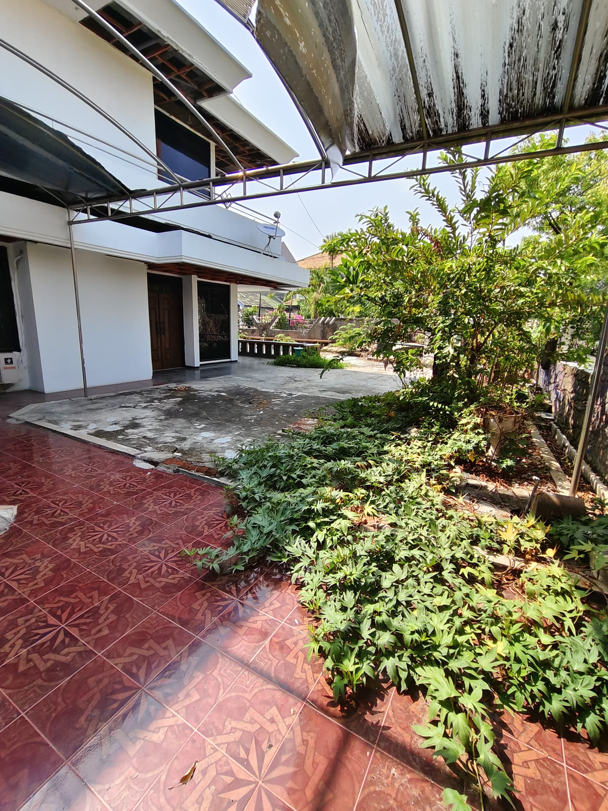 DIJUAL Rumah Nyaman dan Strategis di Taman Pondok Indah Surabaya Barat - Thumbnail 2