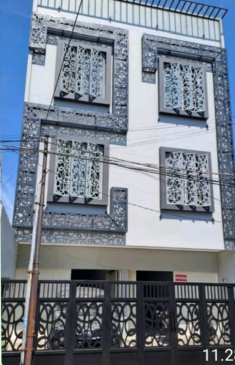 Disewakan 2 Unit Rumah Toko Siap Pakai di Jalan Genteng, Surabaya Pusat - Image 1