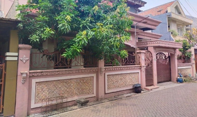Dijual Rumah Strategis Mewah Classic Style di Karah Tama Asri, Surabaya Selatan - Image 1