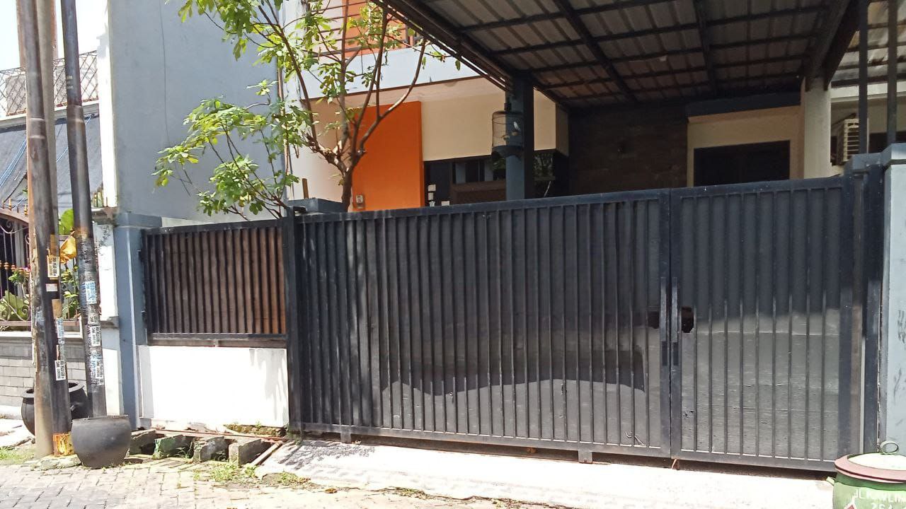 Dijual Rumah Siap Huni Lokasi di Jambangan Indah, Surabaya Selatan - Image 1