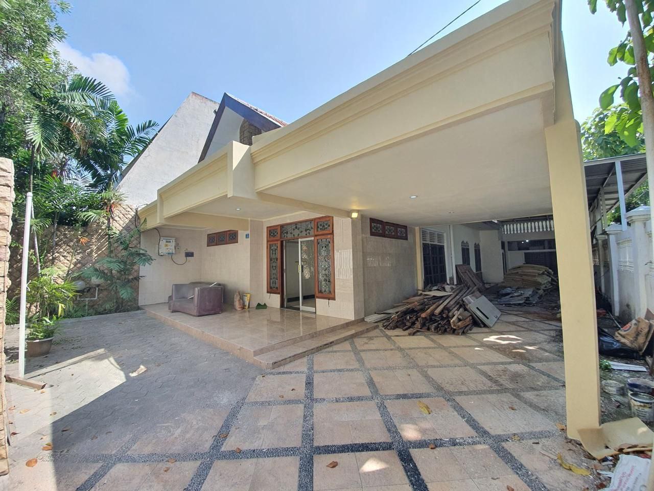 Disewakan Rumah Luas dan Nyaman di Kawasan Strategis Surabaya Selatan - Thumbnail 3