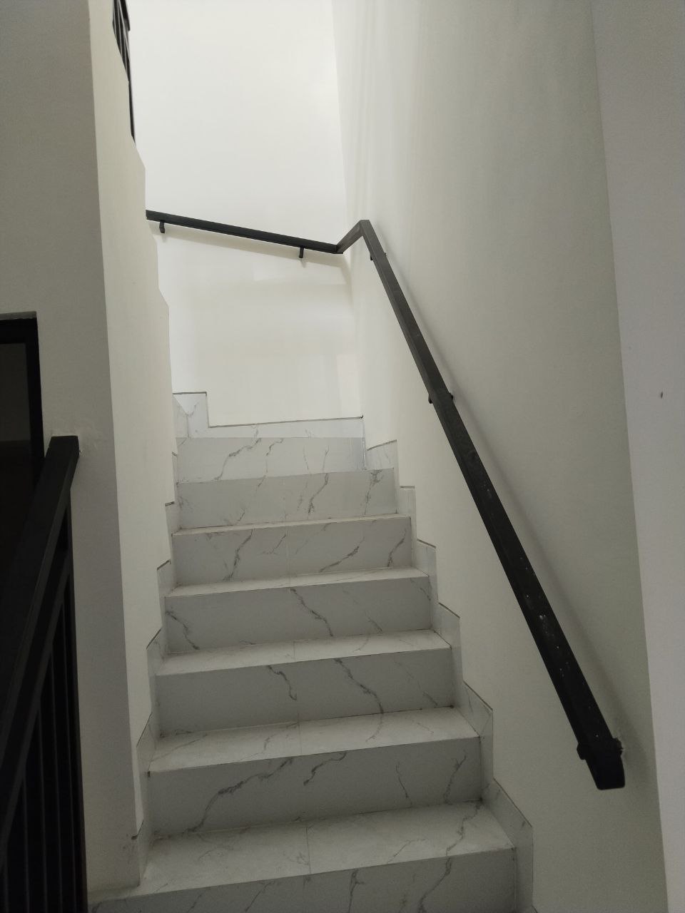 Dijual Rumah Siap Huni di Semolowaru Tengah Surabaya Timur - Thumbnail 2