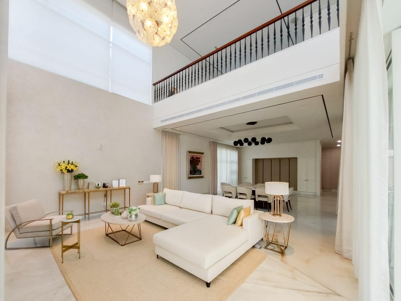 Dijual Rumah Mewah 2 Lantai di Margerejo Surabaya Selatan - Thumbnail 2