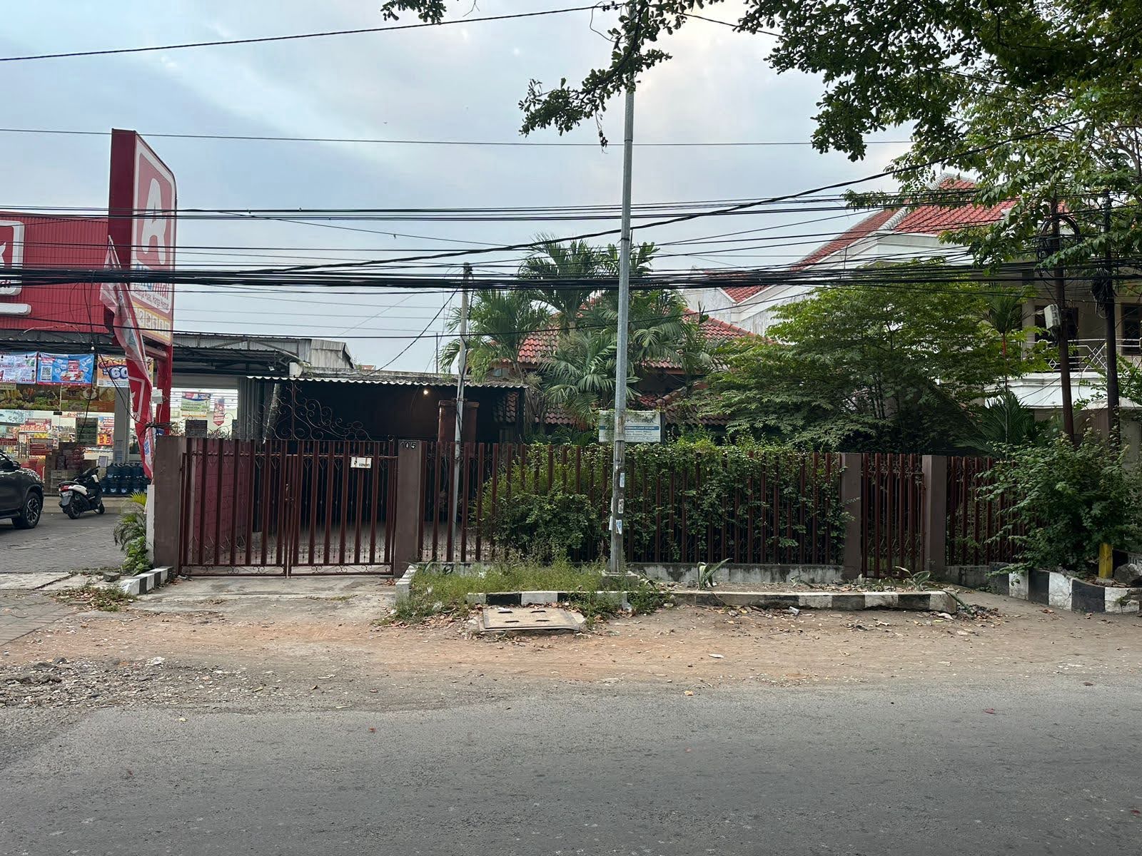Dijual Rumah Komersial Nol Jalan Raya Tenggilis Surabaya Selatan - Image 1