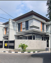 Dijual Rumah Siap Huni di Kawasan Nginden Intan Timur Surabaya Timur - Image 1