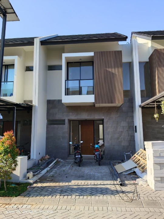 Dijual Rumah Bagus 2 Lantai di Central Park Juanda Sidoarjo - Image 1