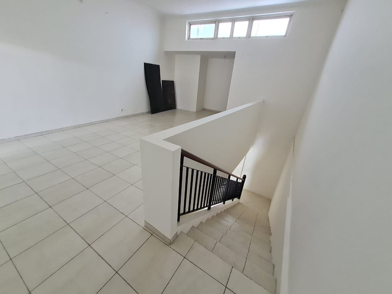 Dijual Ruko Kawasan Ramai Strategis di Wisata Bukit Mas Wilayah Surabaya Barat - Thumbnail 6