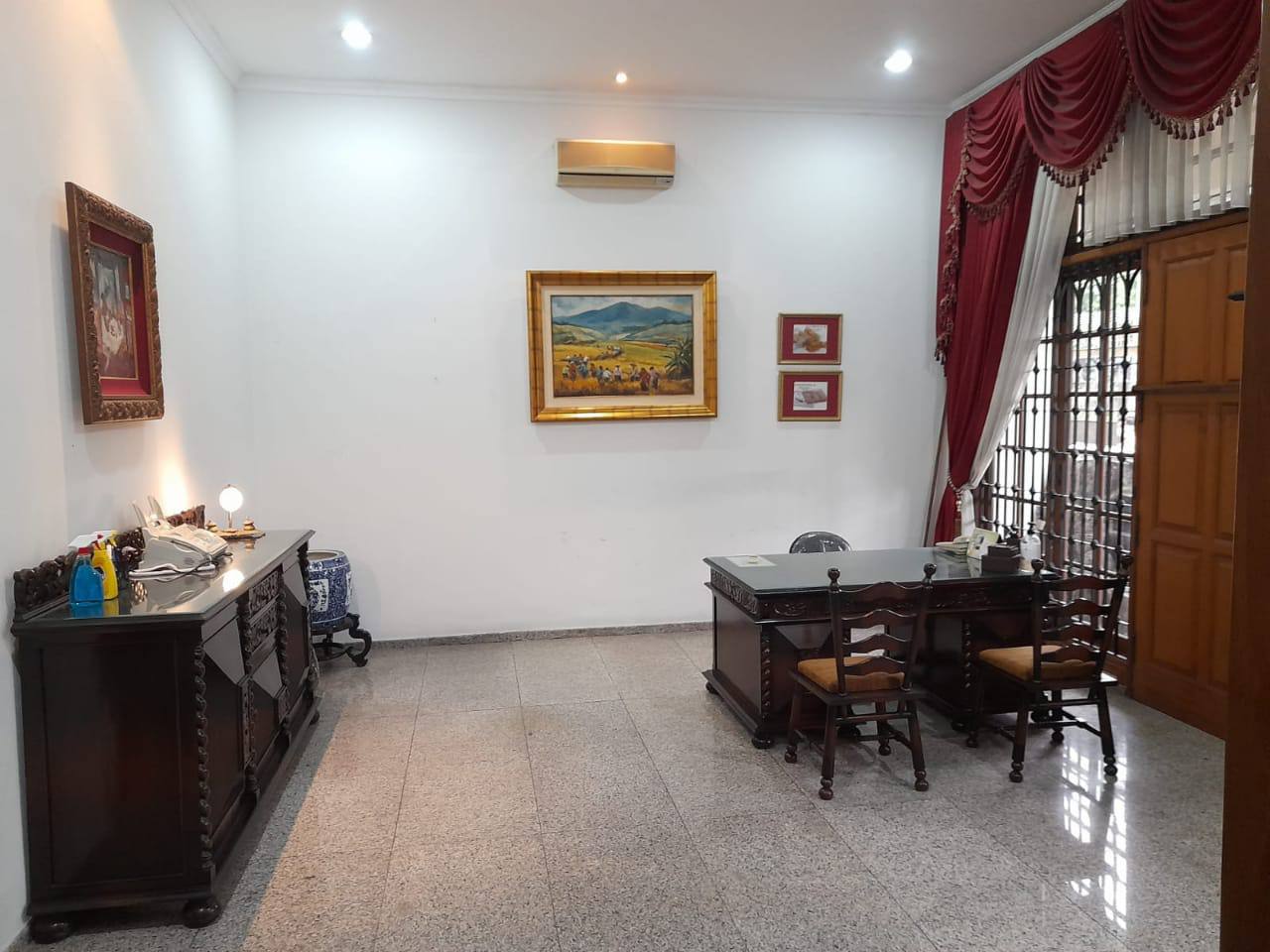 Dijual Rumah Raya Jalan Kembar Boulevard Nginden Surabaya Timur - Image 1