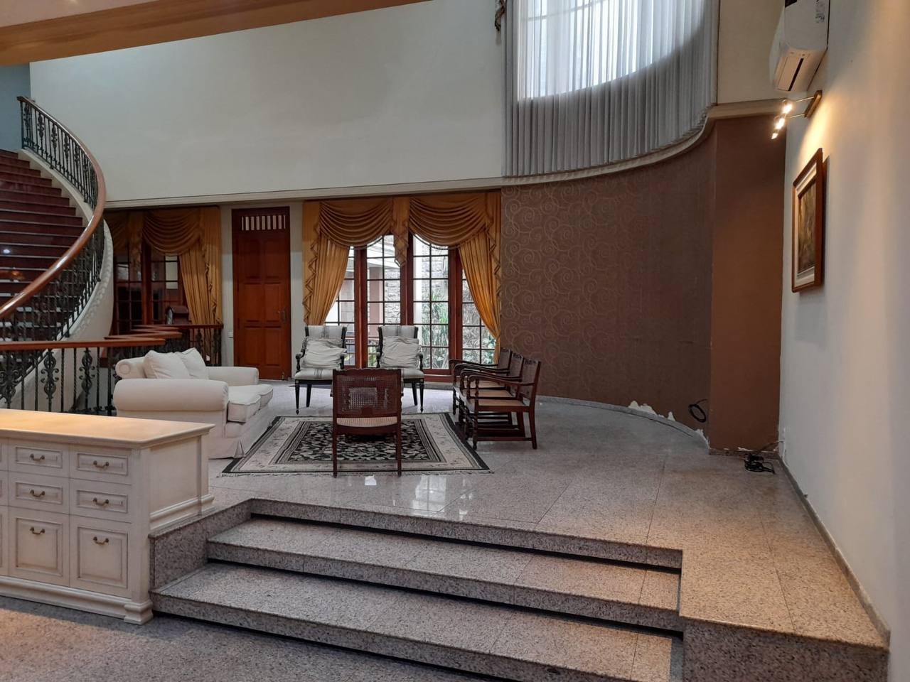 Dijual Rumah Raya Jalan Kembar Boulevard Nginden Surabaya Timur - Thumbnail 3