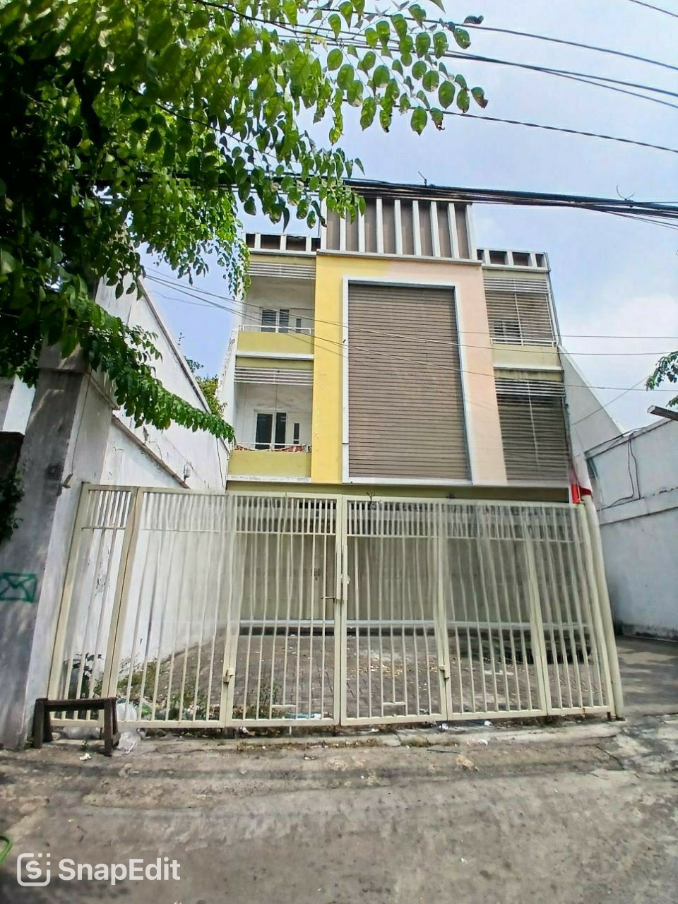 Dijual / Disewakan Ruko Strategis di Kawasan Kapas Krampung Surabaya Utara - Image 1