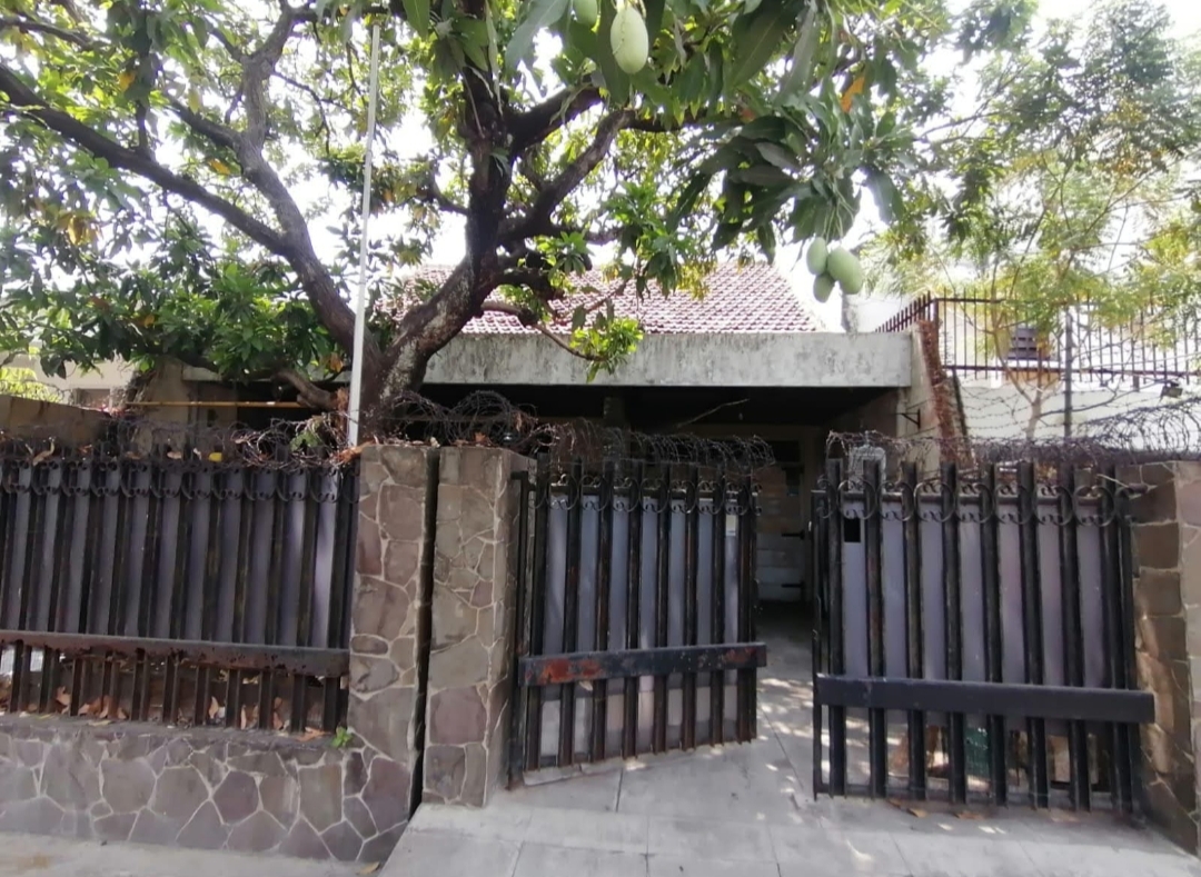 Dijual Rumah Asri Strategis di Pucang Jajar Surabaya Timur - Image 1