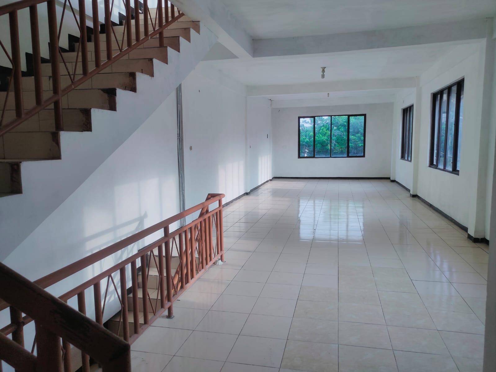 Disewakan Ruko Strategis Fira 51 di Raya Kenjeran Surabaya Utara – 3,5 Lantai Dekat Pusat Bisnis - Thumbnail 3