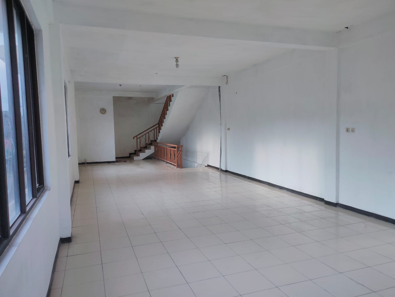 Disewakan Ruko Strategis Fira 51 di Raya Kenjeran Surabaya Utara – 3,5 Lantai Dekat Pusat Bisnis - Thumbnail 8