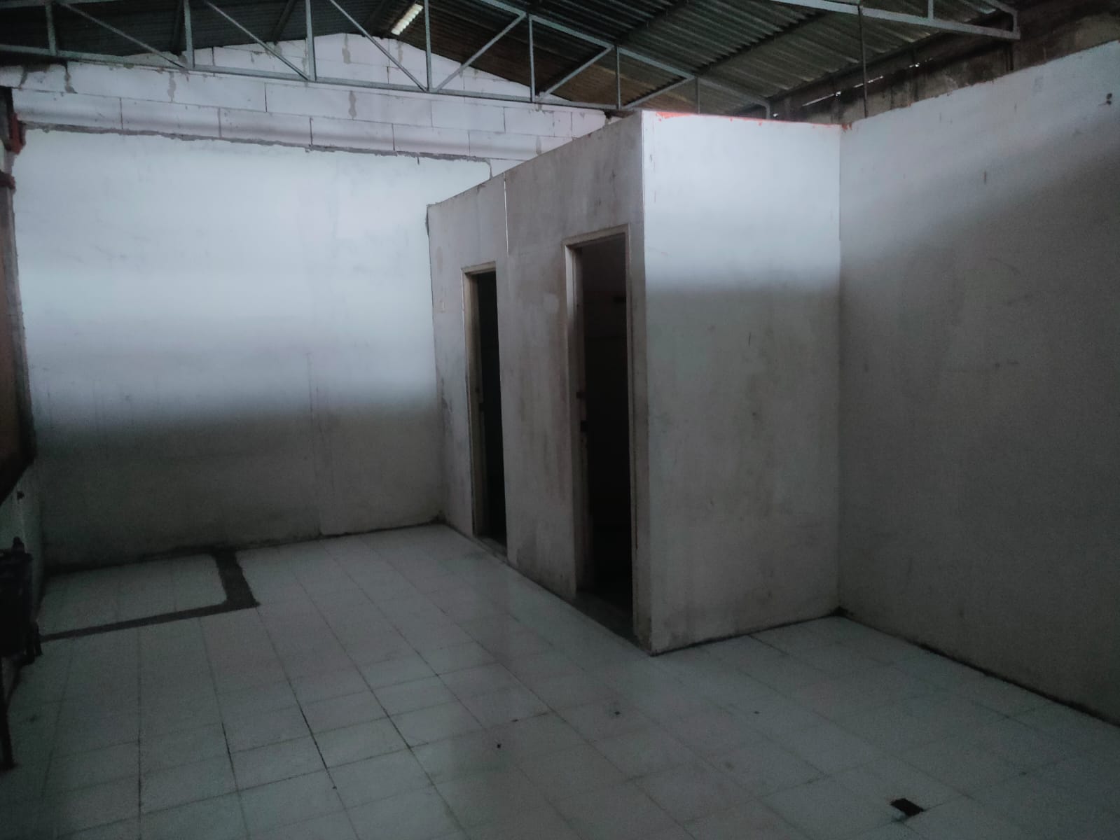 Disewakan Ruko Strategis Fira 51 di Raya Kenjeran Surabaya Utara – 3,5 Lantai Dekat Pusat Bisnis - Thumbnail 9