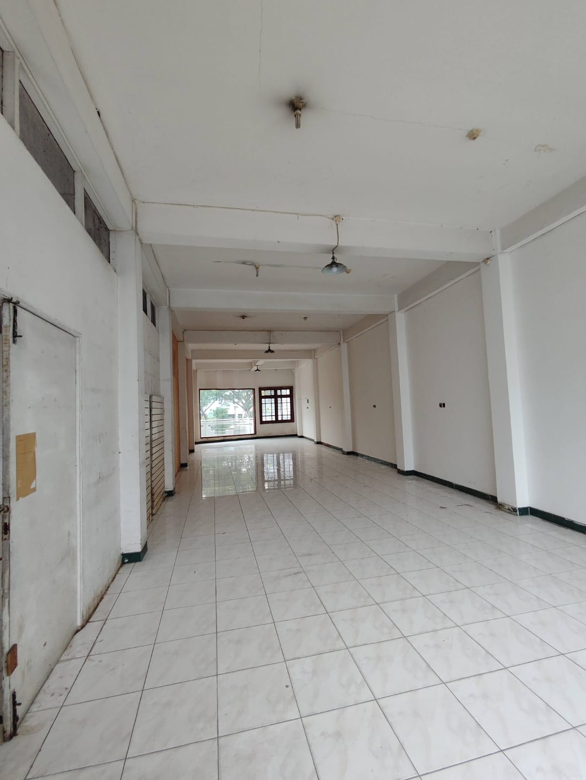 Disewakan Ruko Strategis di Hr Muhammad Surabaya Barat - Thumbnail 2