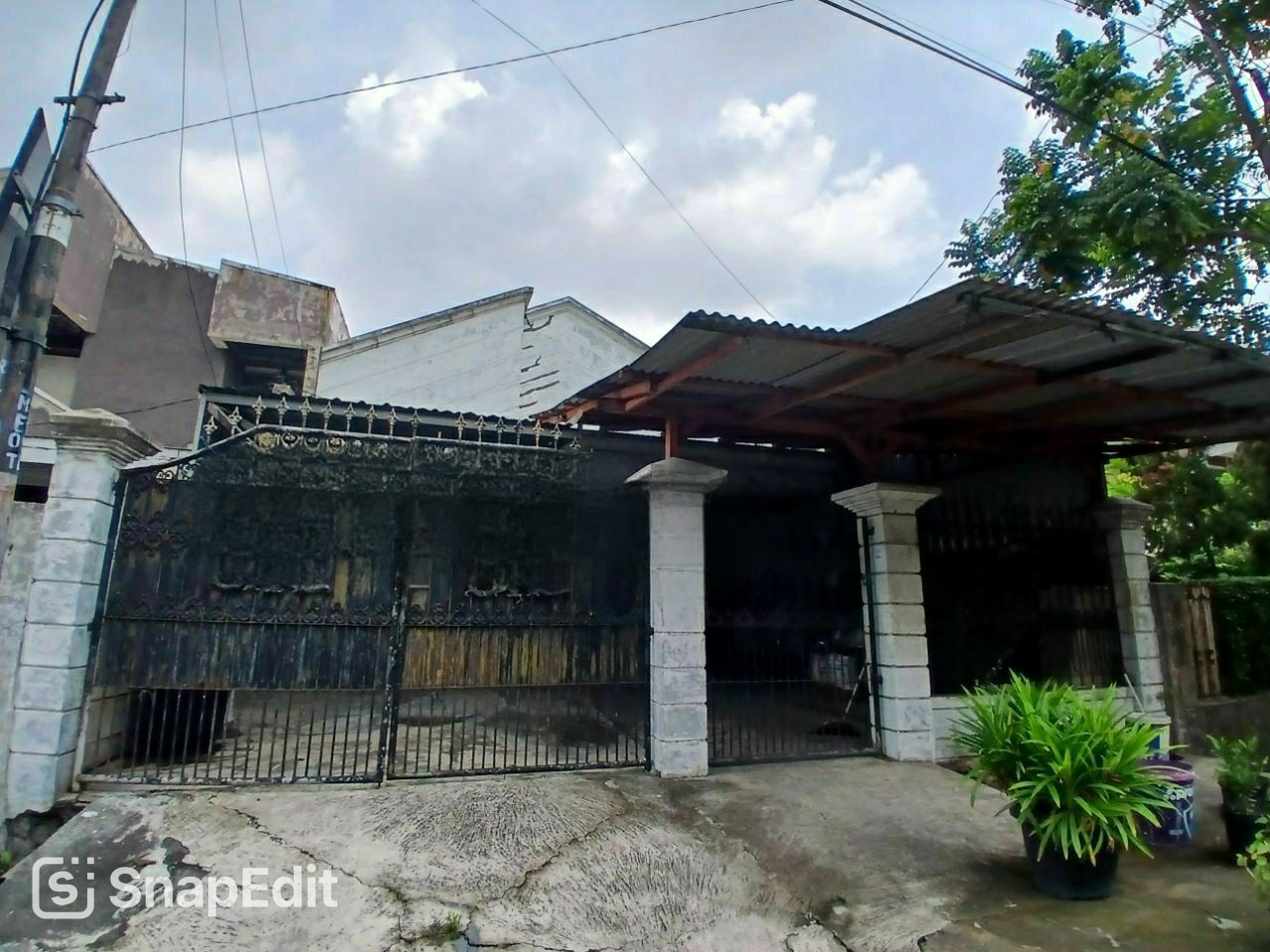 Dijual Rumah Strategis di Jalan Raya Ngagel Madya Surabaya Timur - Image 1