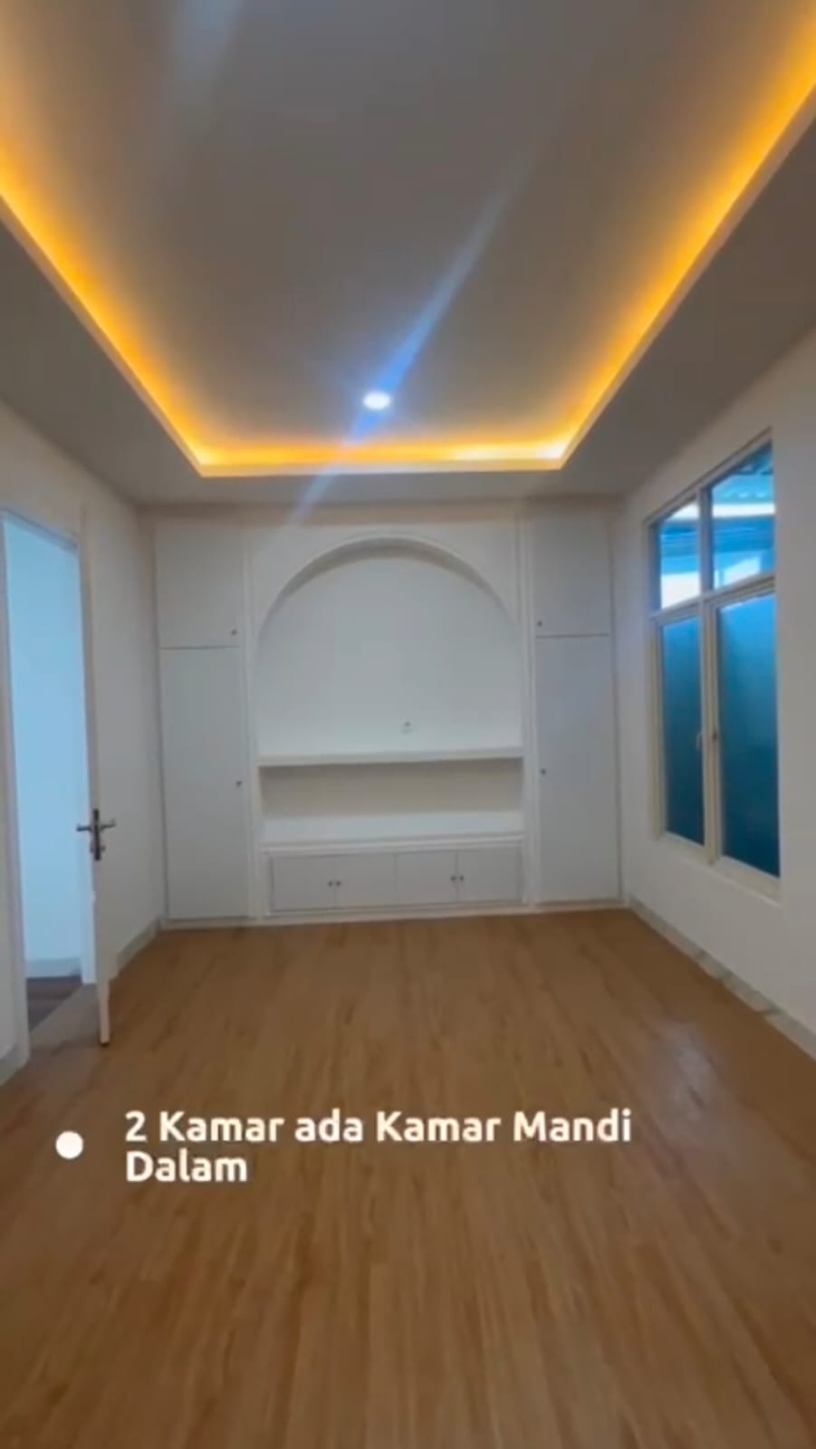 Dijual Rumah 2 Lantai Semi Furnish Murah Strategis di Taman Puspa Raya Citraland Surabaya Barat - Thumbnail 2