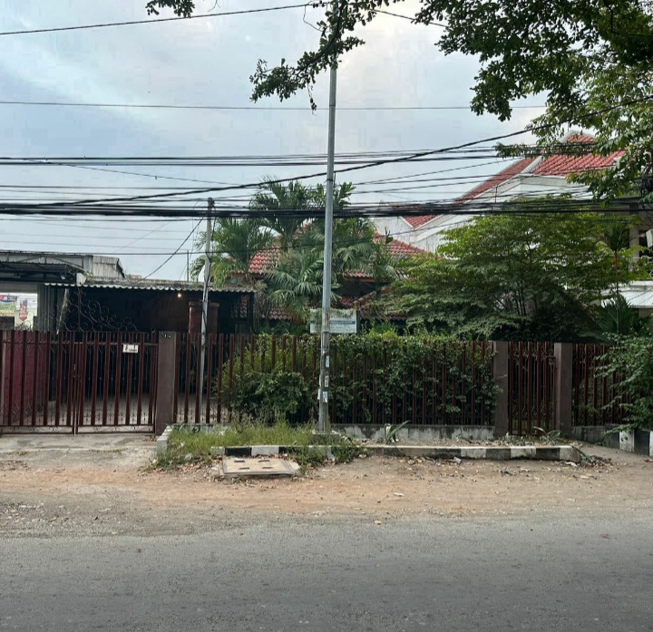 Dijual Super Murah Rumah Area Komersial di Raya Tenggilis Mejoyo Surabaya Selatan - Image 1