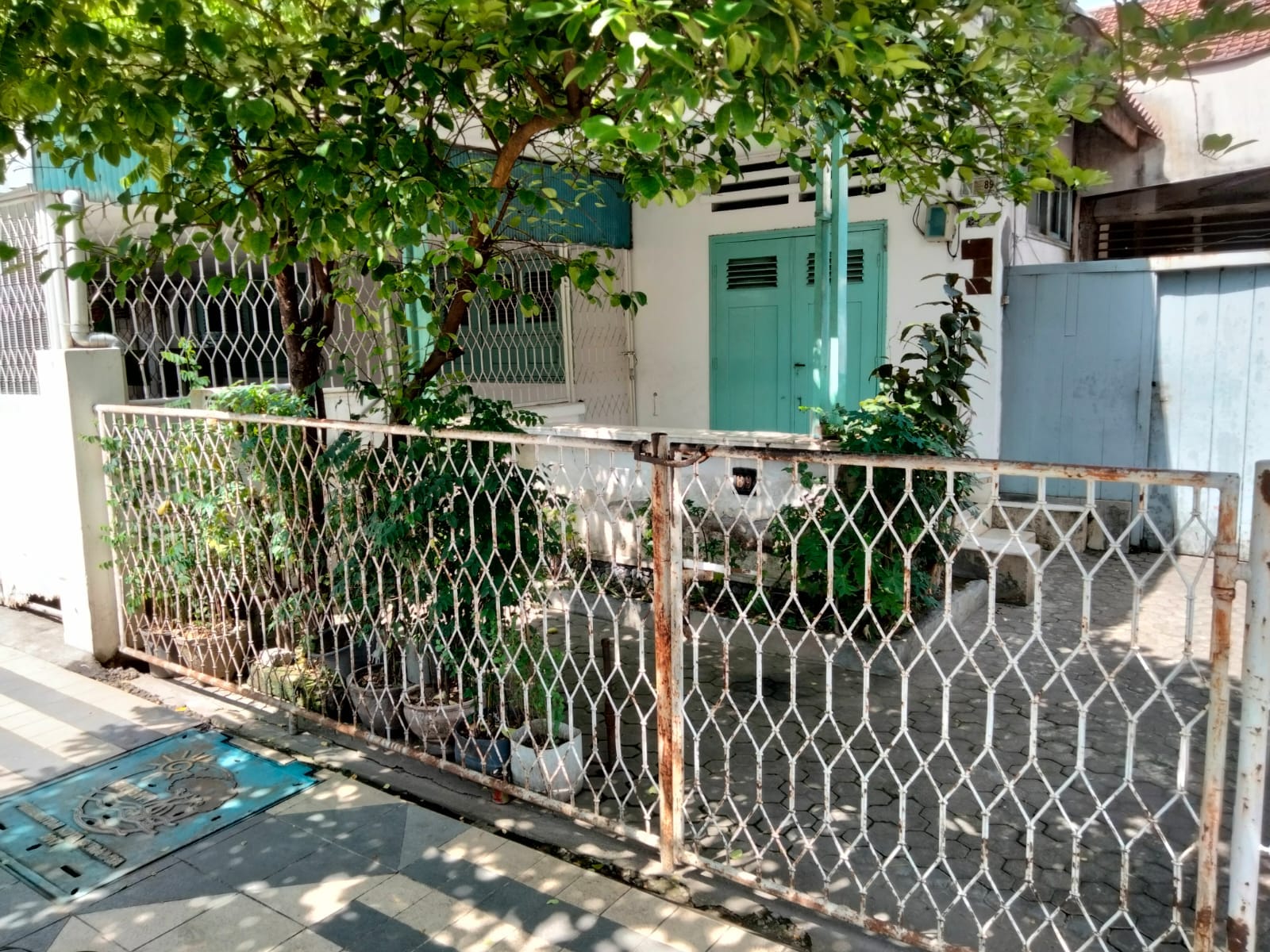 Dijual / Disewakan Rumah Klasik di Jl. Tambaksari Surabaya Utara – Cocok untuk Cafe Bernuansa Rumah Kuno - Thumbnail 4