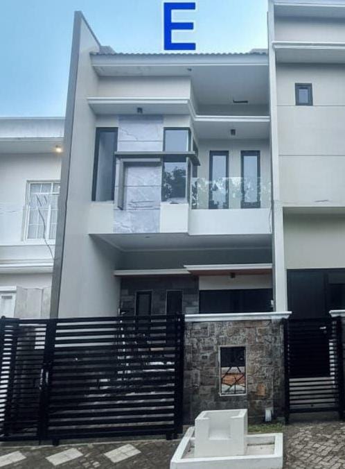 Dijual Rumah Modern Minimalis di Jl. Mulyosari Prima Surabaya Timur – Lokasi Strategis dan Kualitas Premium - Image 1
