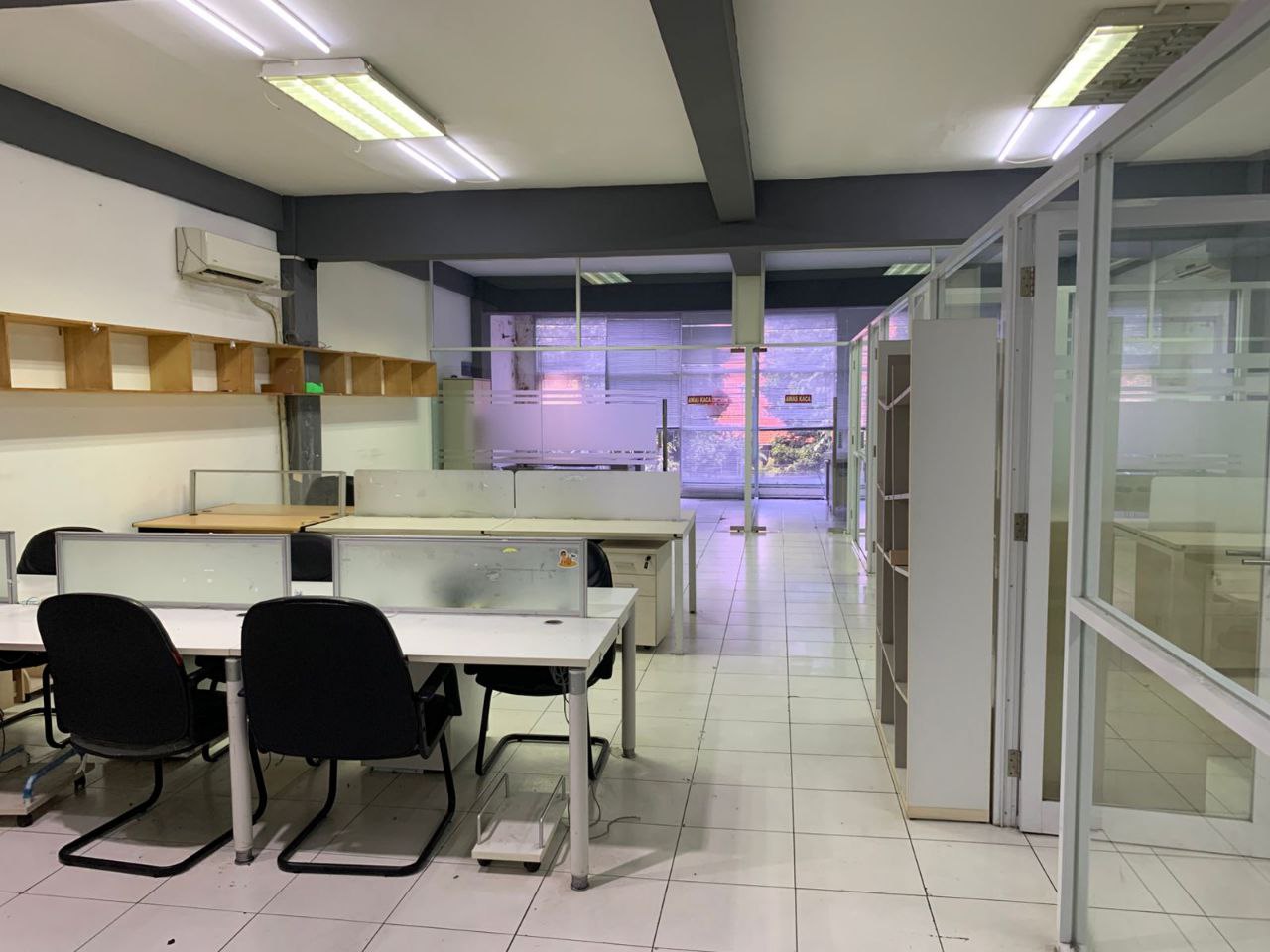 Disewakan 2 Ruko Gandeng Cocok Untuk Usaha Kawasan Premium di Permata Bintoro Surabaya Pusat - Thumbnail 11