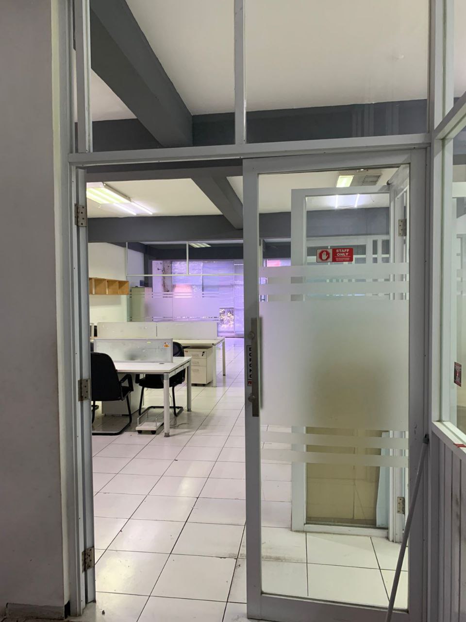 Disewakan 2 Ruko Gandeng Cocok Untuk Usaha Kawasan Premium di Permata Bintoro Surabaya Pusat - Thumbnail 2