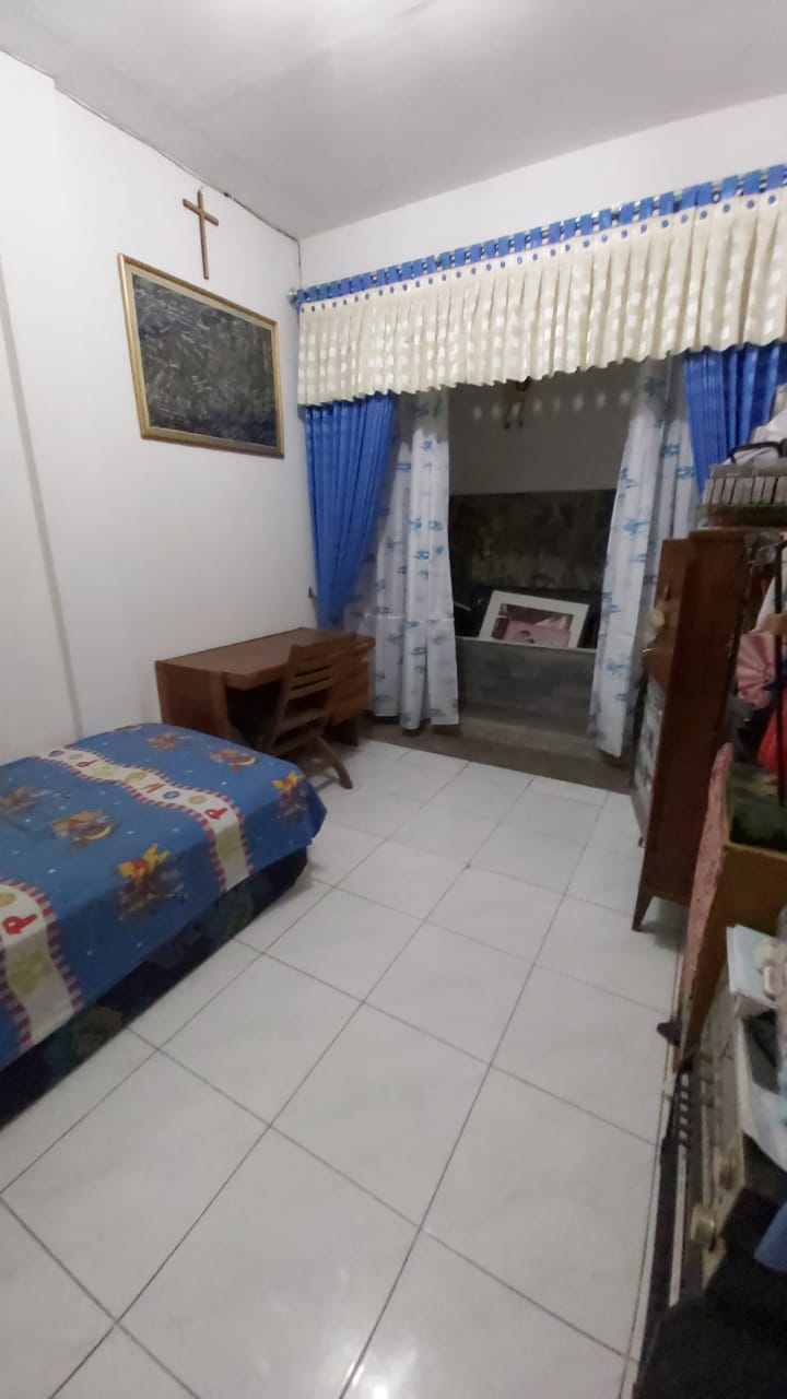 Dijual Rumah Siap Huni Full Furnish di Raya Tengger Kandangan Surabaya Barat – Hadap Timur Garasi 3 Mobil - Thumbnail 7
