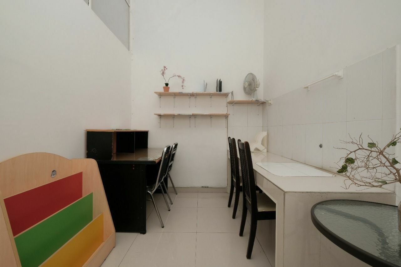 Dijual / Disewakan Rumah Bentuk Kantor di Jalan Perum Nirwana Eksekutif Surabaya Timur – Siap Pakai dan Strategis - Thumbnail 12