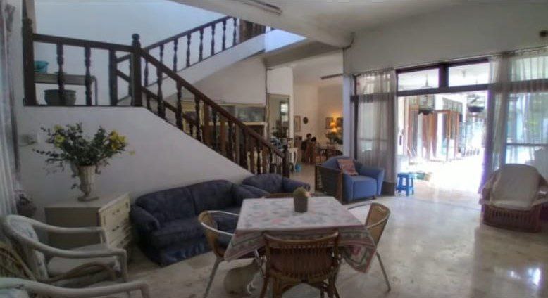 Dijual Rumah Strategis dan Terawat di Kertajaya Indah Tengah Surabaya Timur - Thumbnail 3