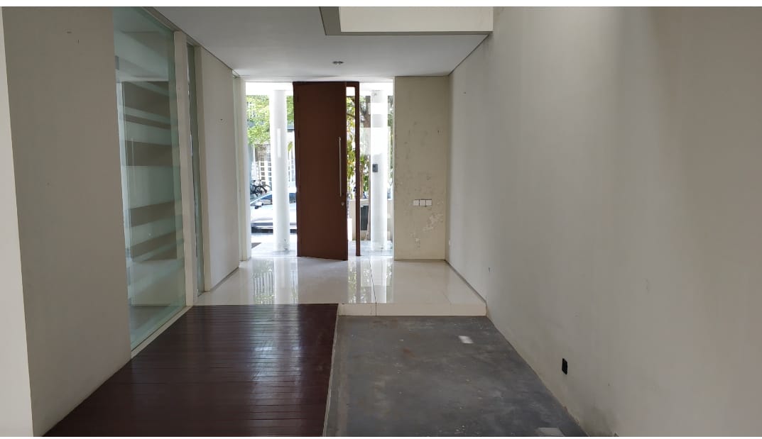 Disewakan Rumah Minimalis di Stonegate Citraland Utama Surabaya Barat - Thumbnail 3