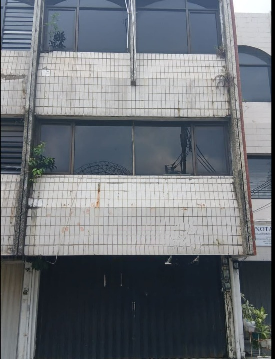 Jual Ruko 3 Lantai Murah Strategis Ambengan Surabaya - Image 1