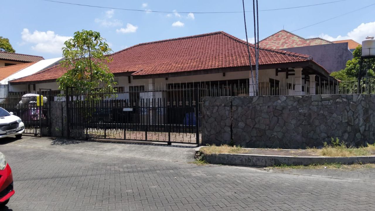 Dijual Rumah Semi Furnish di Jemursari Utara Surabaya Selatan - Image 1