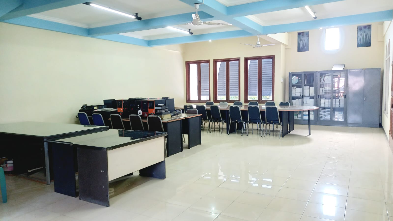 Jual Rumah Kantor 3 Lantai Murah Siap Pakai Strategis Ngagel Jaya Selatan Surabaya - Image 1