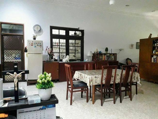 Dijual Rumah Lokasi Strategis di Manyar Kartika Surabaya Timur - Thumbnail 3