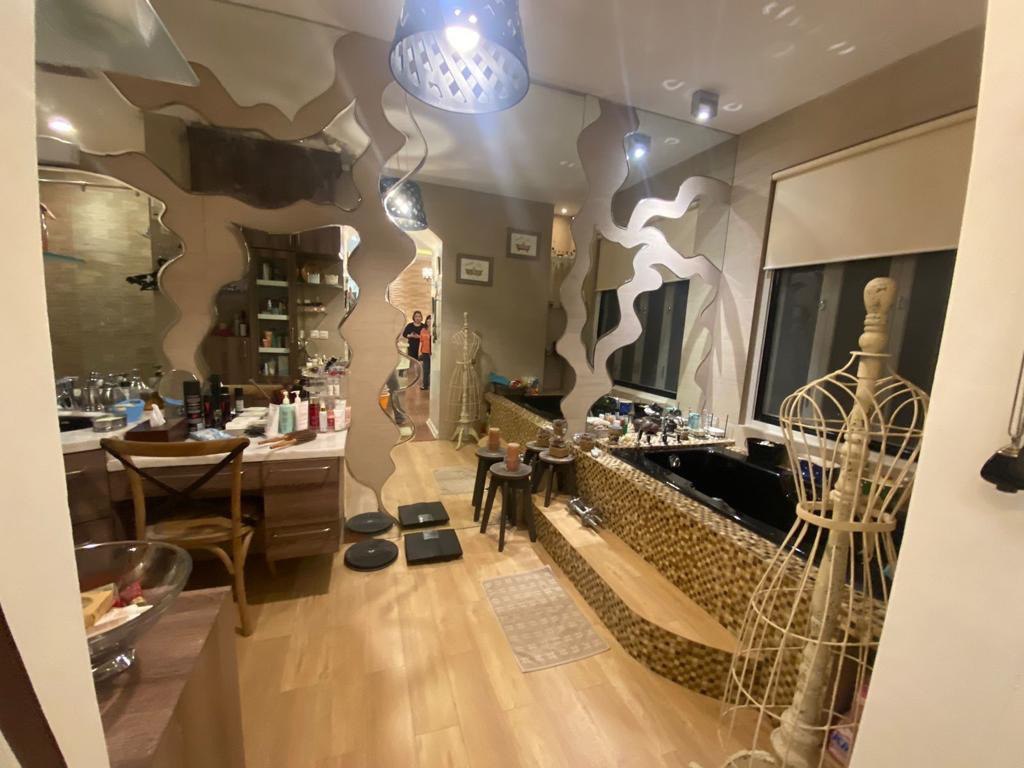 Dijual Rumah Mewah Kawasan Elit Raffles Garden Citraland Surabaya Barat - Image 1